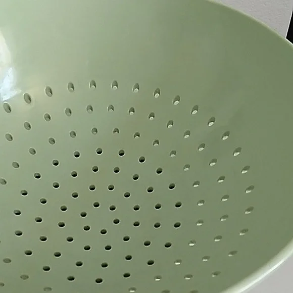 Pioneer Woman Colander - Picture 5 of 8